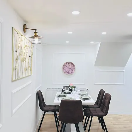 Jozsef 65 Δωμάτια σε οικογενειακή κατοικία Βουδαπέστη