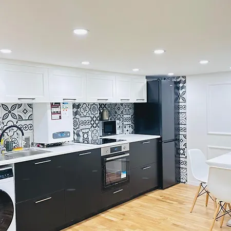 Jozsef 65 Δωμάτια σε οικογενειακή κατοικία *