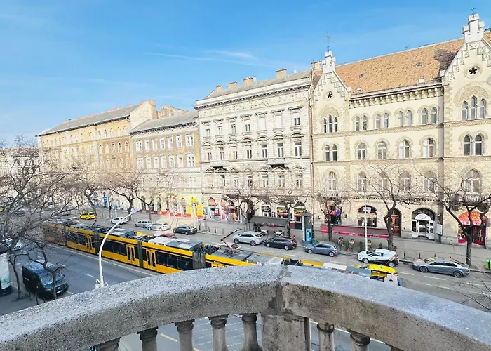 Jozsef 65 * Budapešť