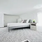Jozsef 65 بودابست